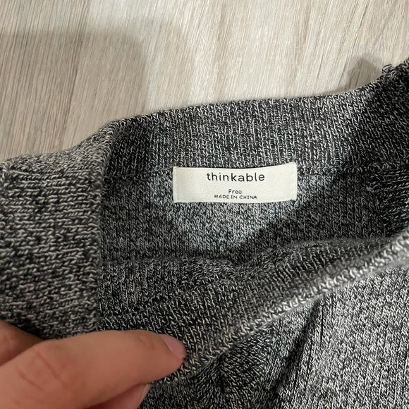 Thinkable ribbed knit keyhole top​​​ - Picture 2 of 2